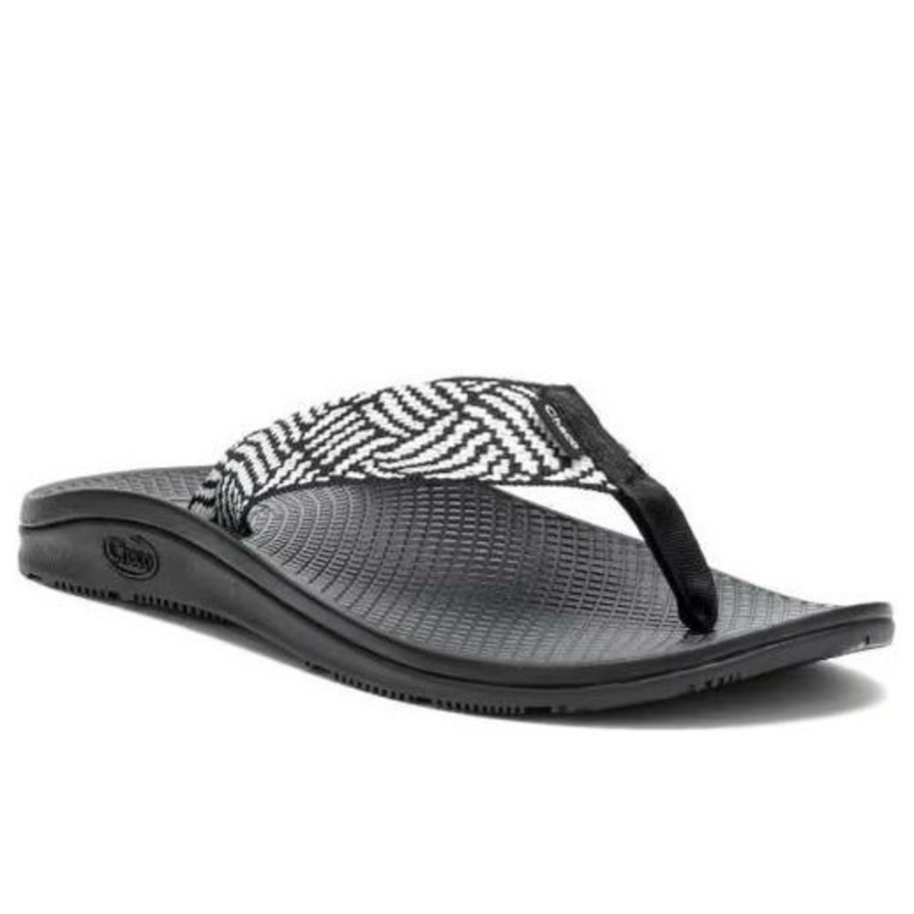 Chaco Women's Size 6 Classic Flip Flops Comfort Slippers Everley Black and White